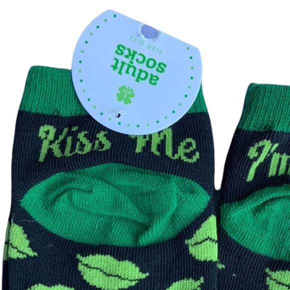 Kiss Me I’m Irish Socks Adult Socks One Size NEW - Picture 3 of 3